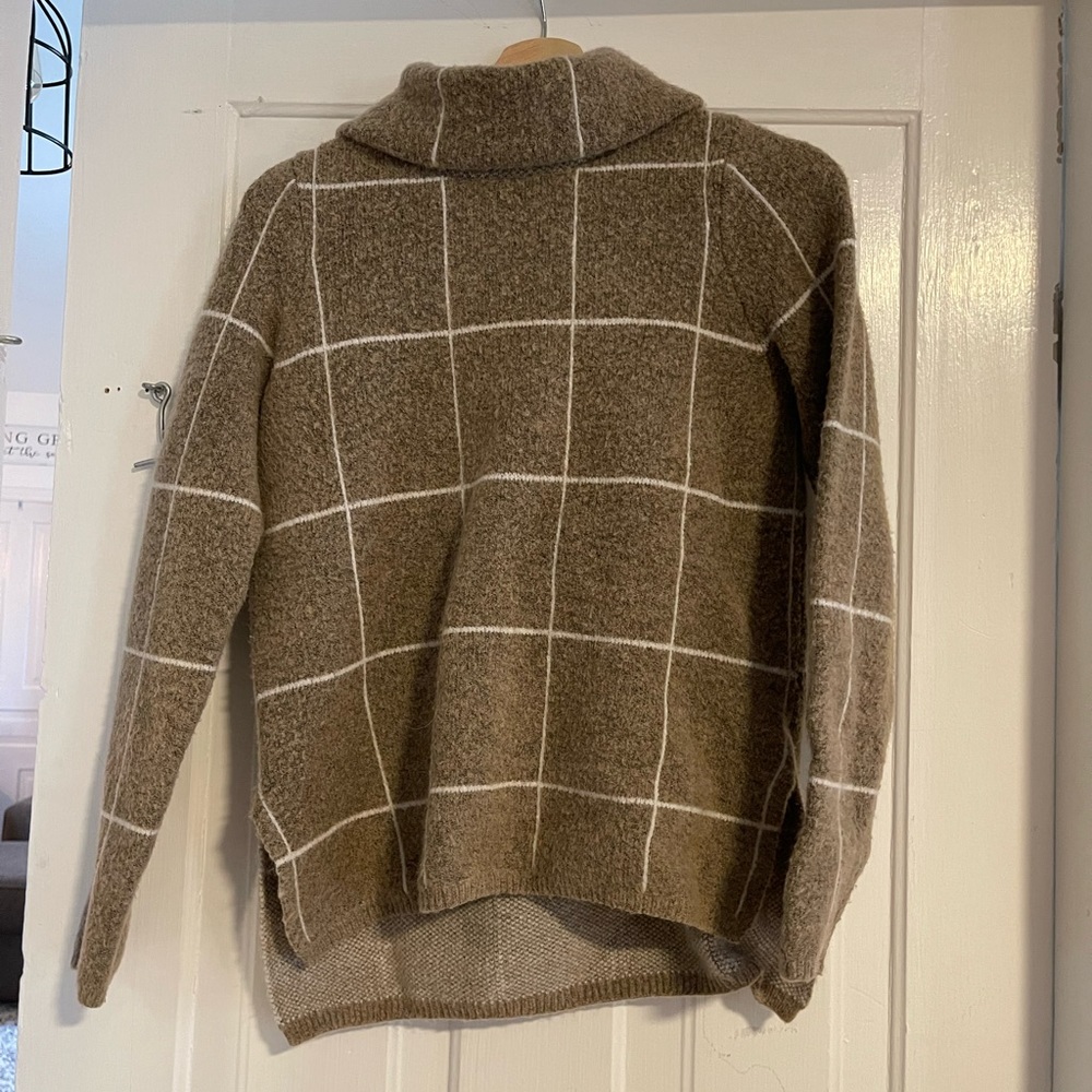 Women’s sweater